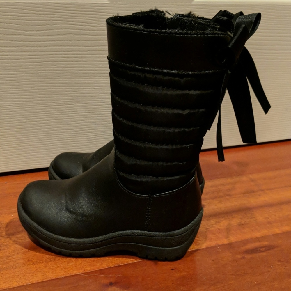 Black snow Boots